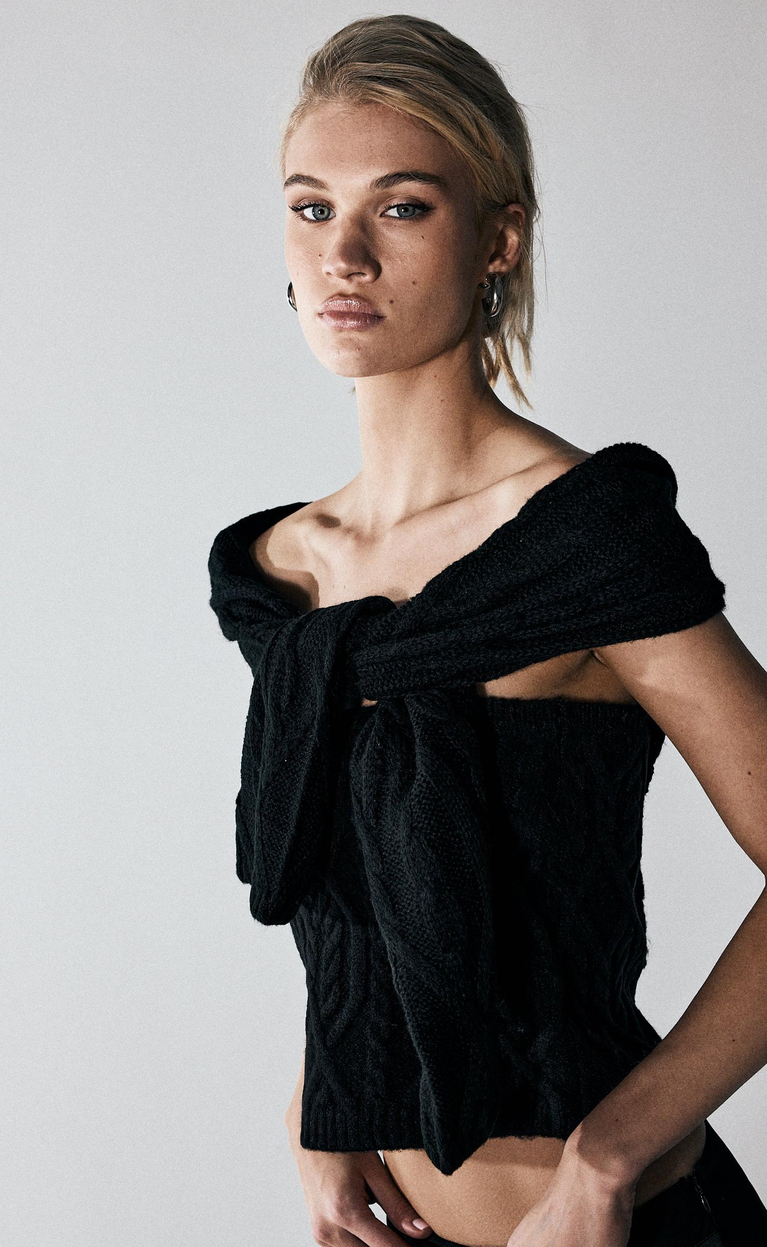 Chloe Mini Skirt (Black) - Image 2