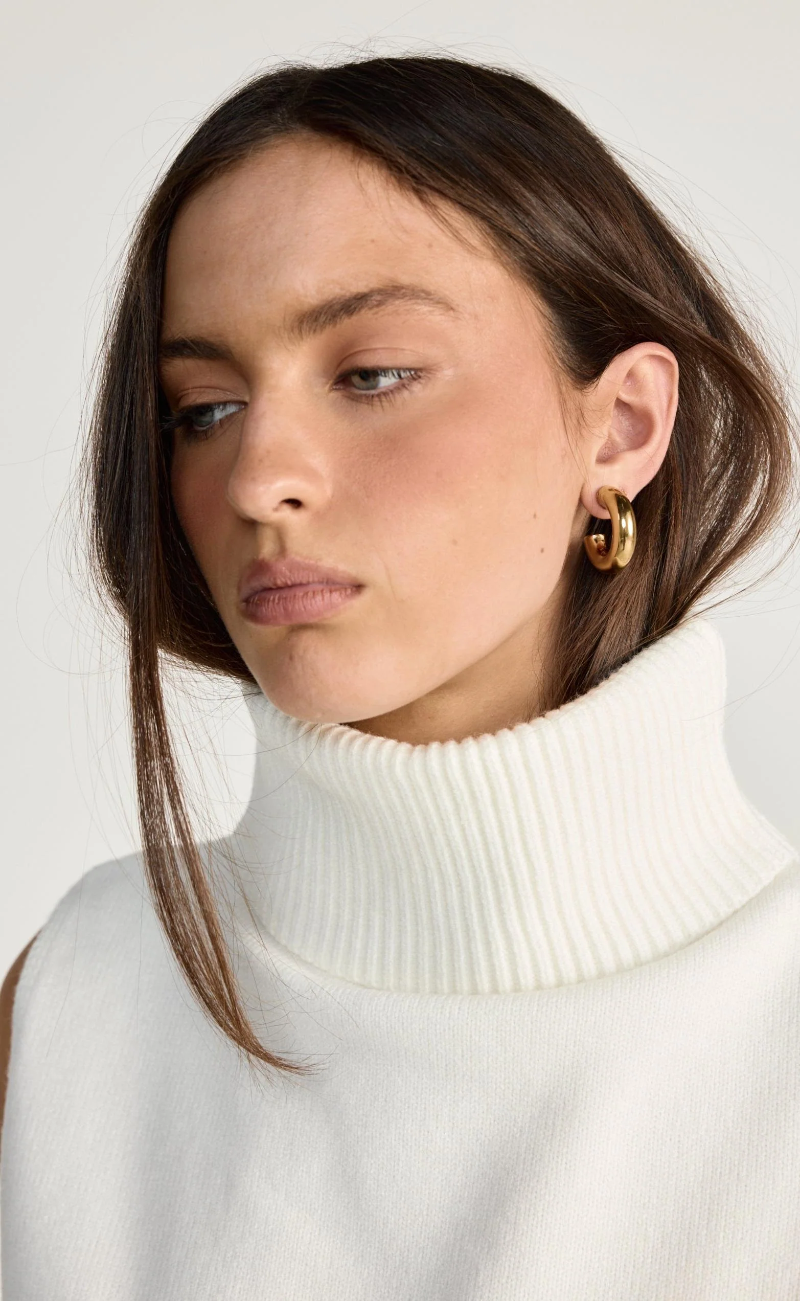 Esmara Earrings (Gold) - Image 3