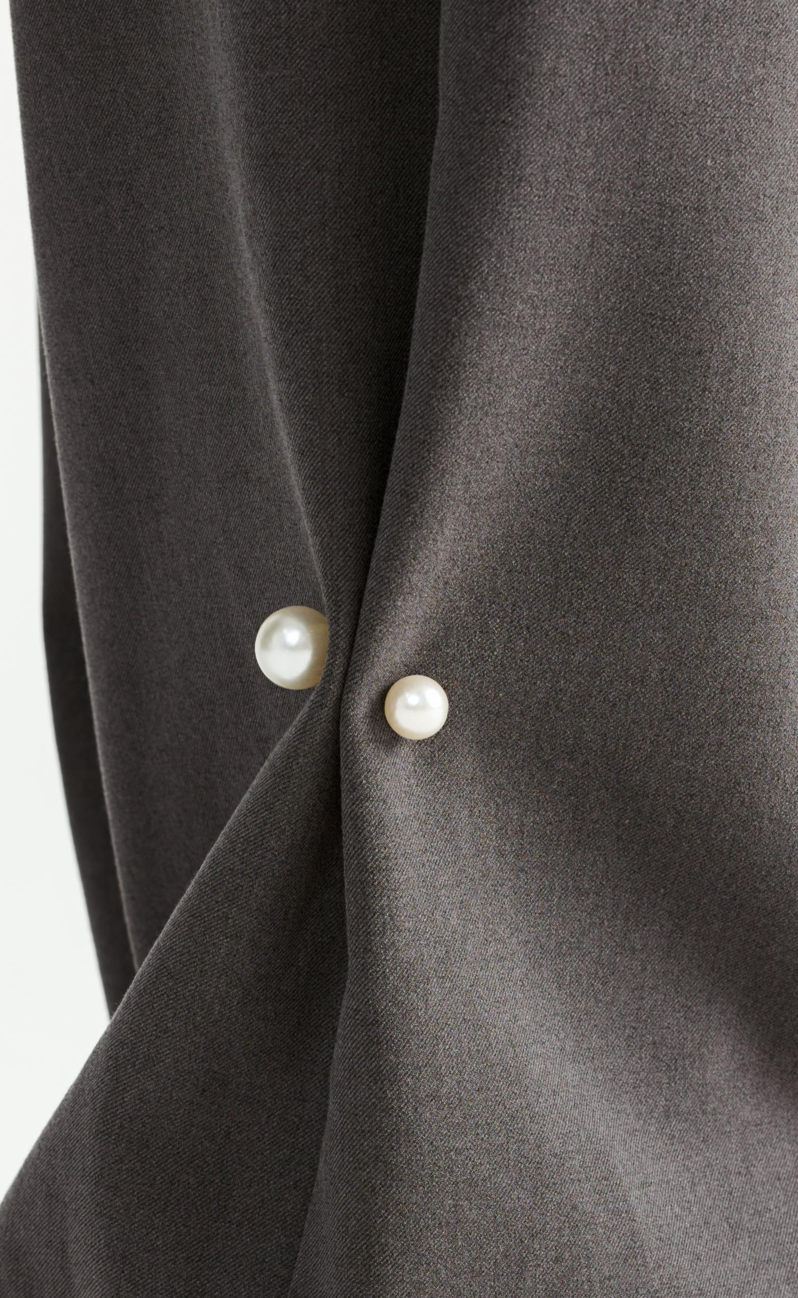 Estelle Brooch (Gold/Pearl) - Image 5