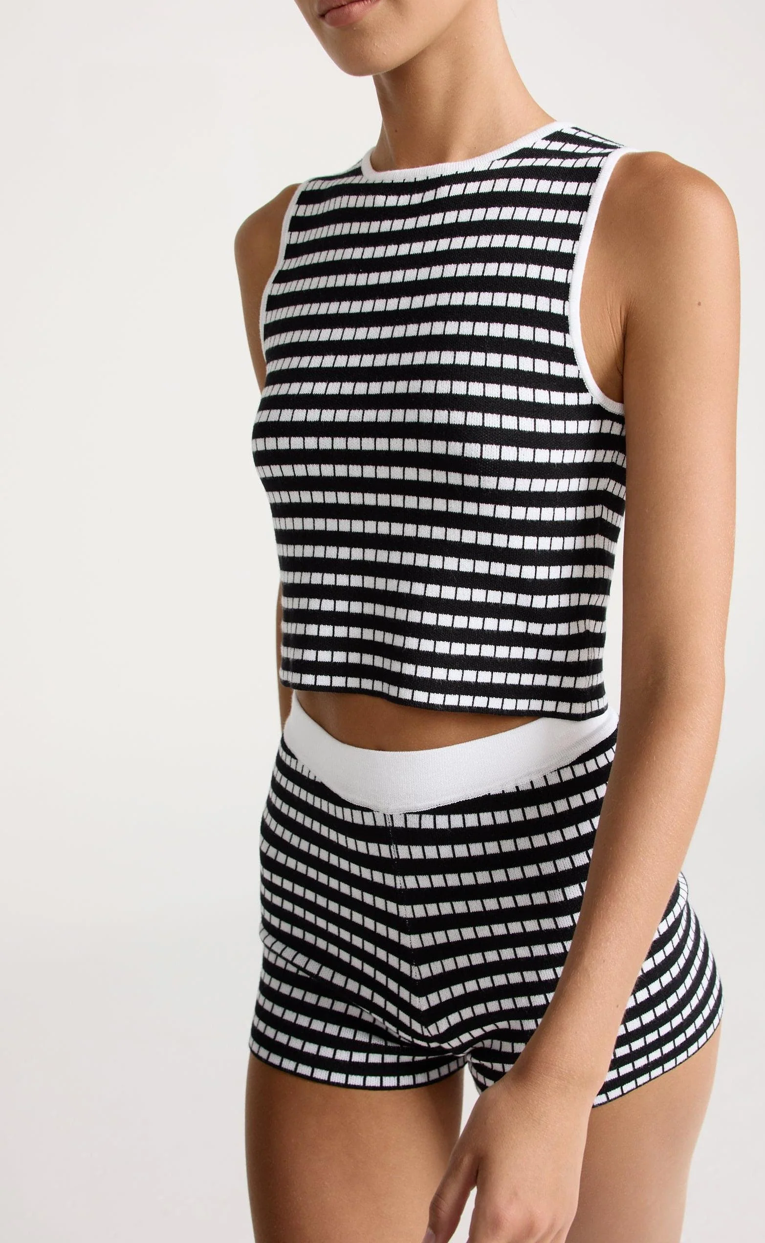 Kika Top (Black/White) - Image 9