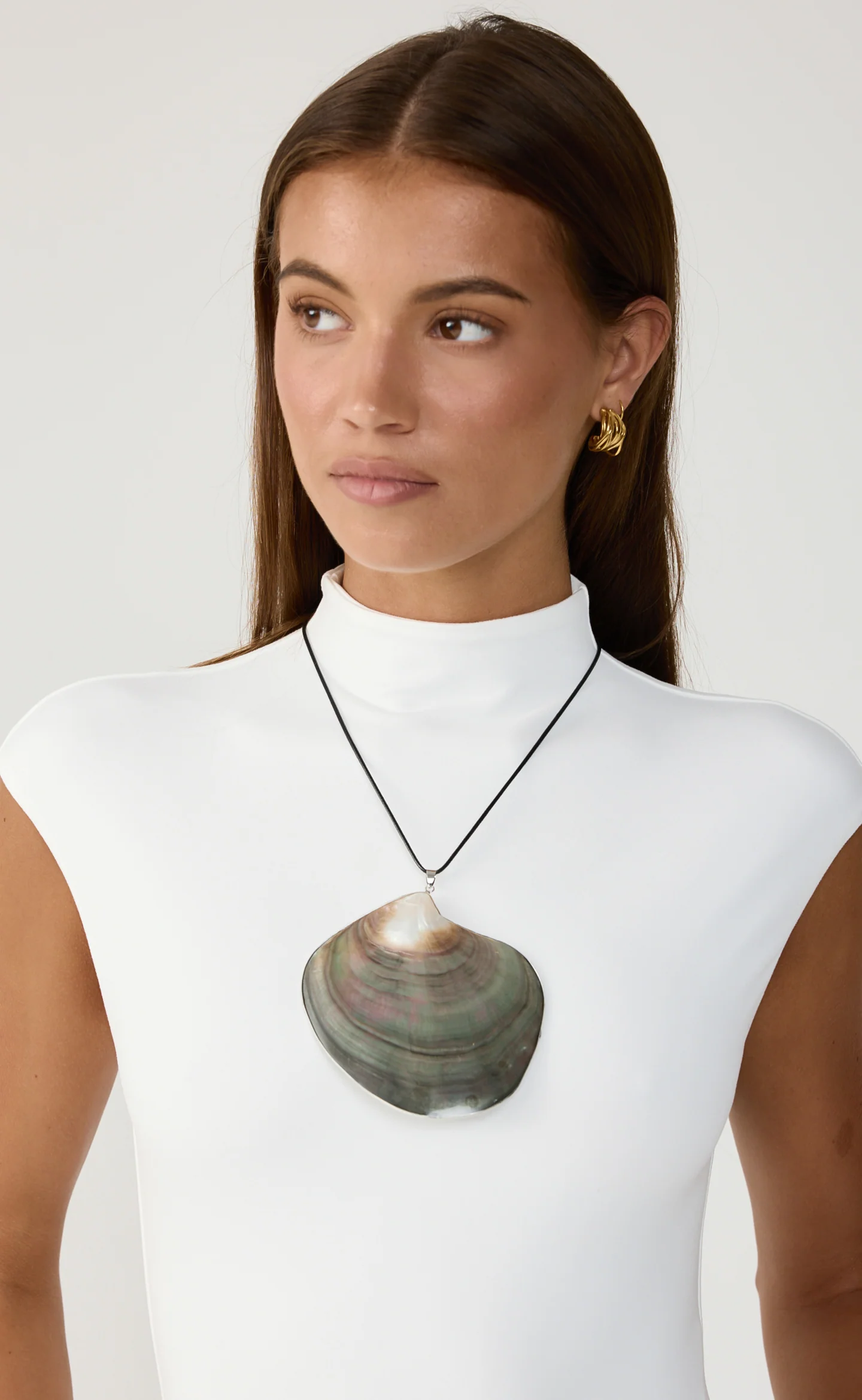 Kyeesha Necklace (Shell) - Image 2