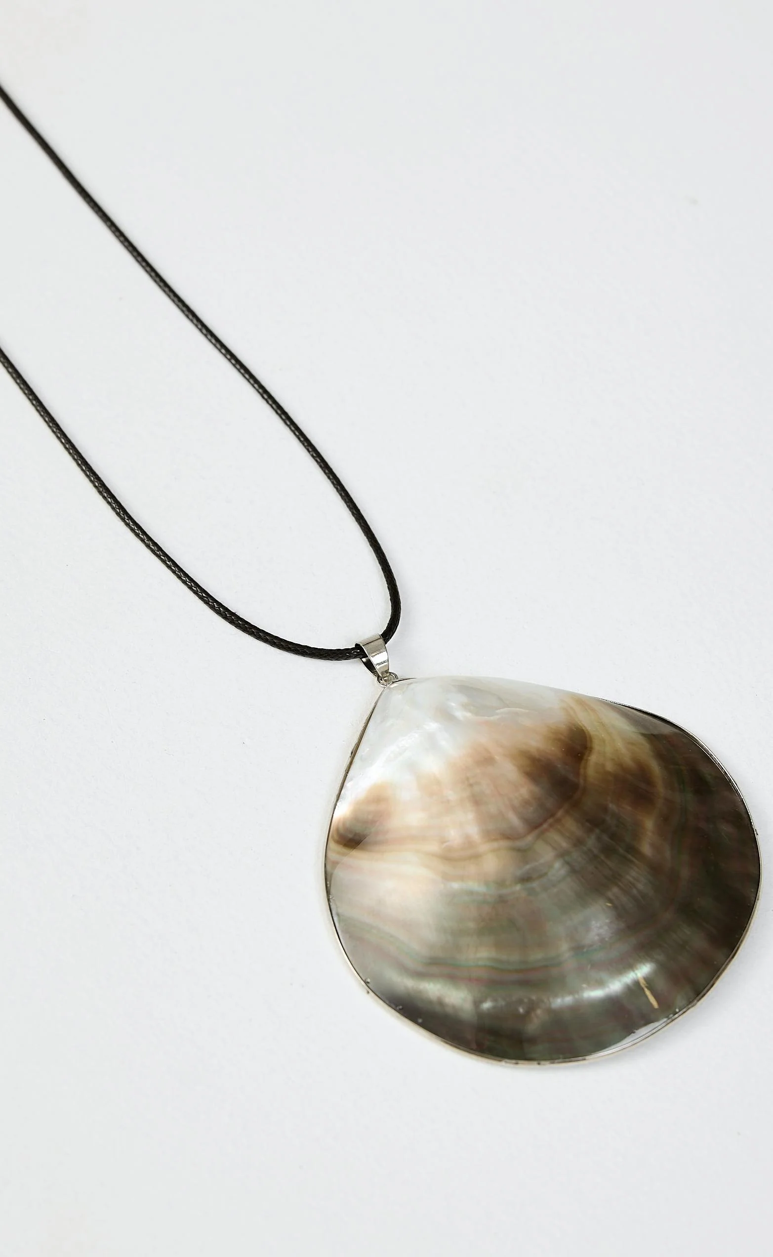 Kyeesha Necklace (Shell) - Image 3