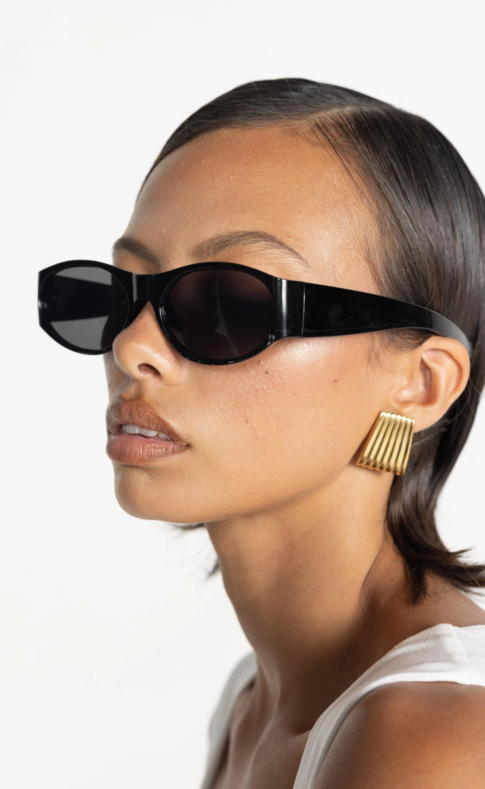Leila Sunglasses (Black) - Image 4
