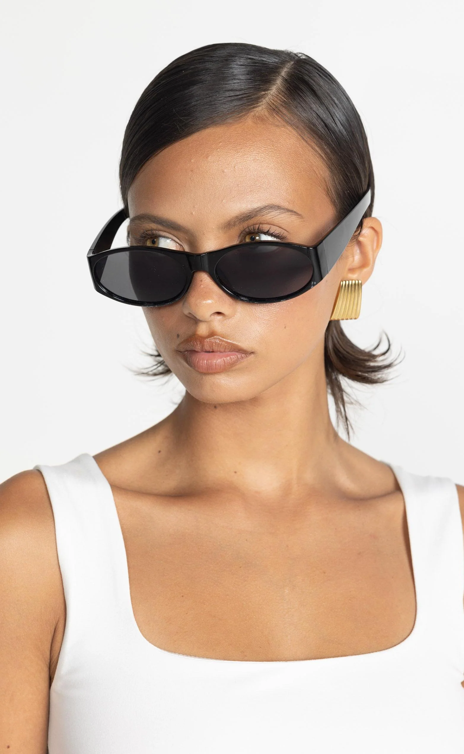 Leila Sunglasses (Black) - Image 5