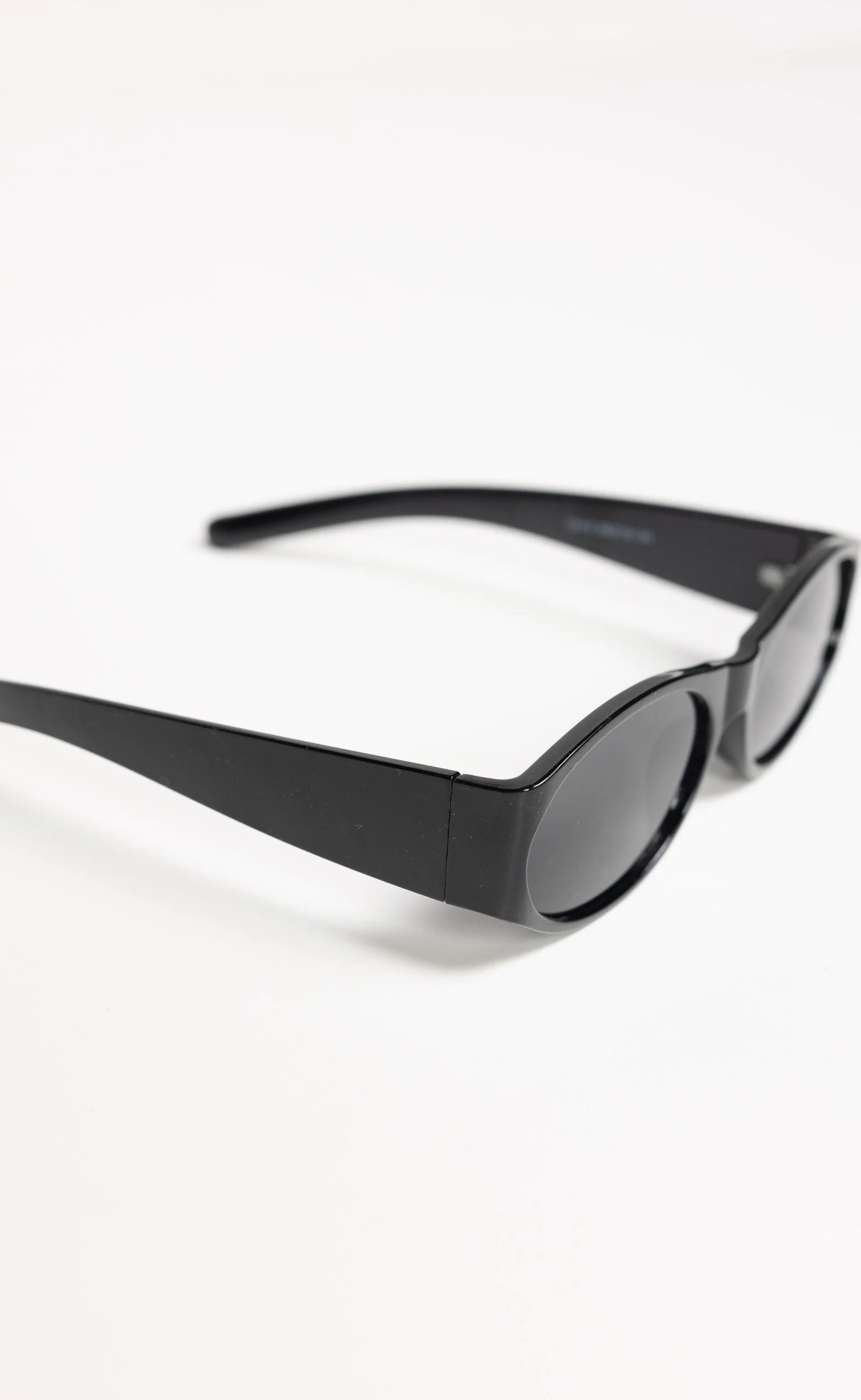 Leila Sunglasses (Black) - Image 6