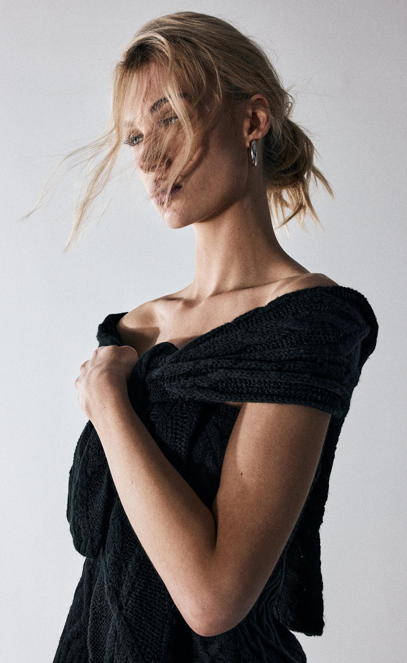Loch Long Sleeve Top (Black) - Image 5